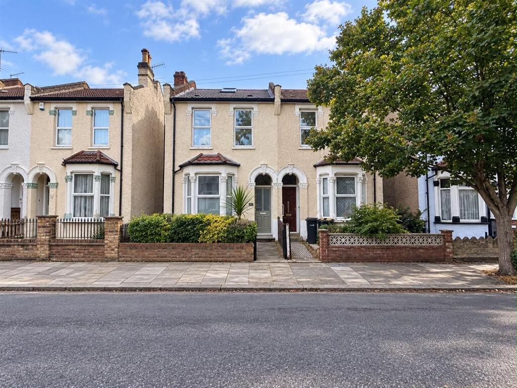 3 bed Mid Terraced House for rent in Edmonton. From Kings Group - Enfield Town