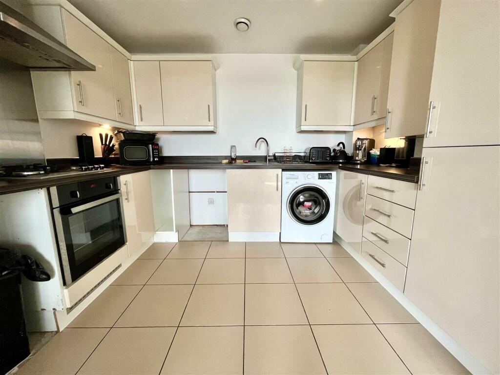 1 bed Apartment for rent in Edmonton. From Kings Group - Enfield Highway