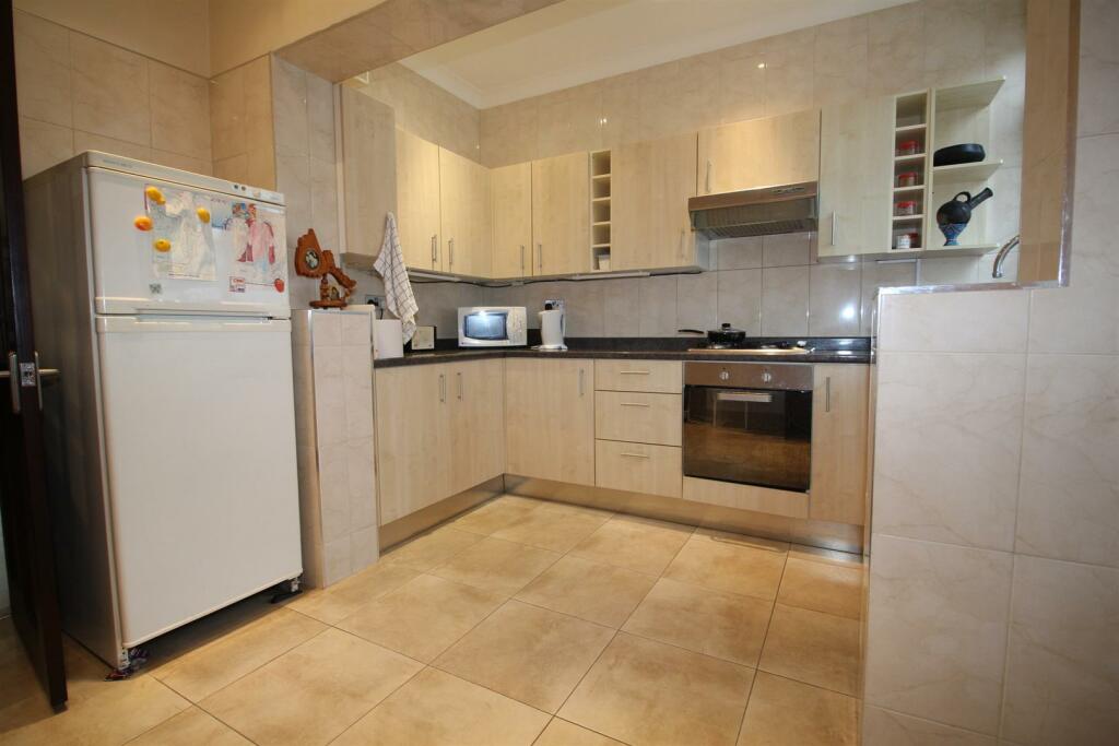 3 bed Mid Terraced House for rent in Sewardstone. From Kings Group - Enfield Highway