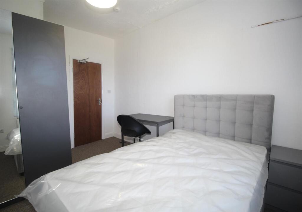 1 bed House Share for rent in Edmonton. From Kings Group - Enfield Highway