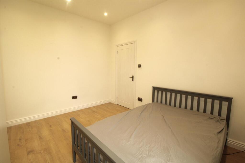 1 bed House Share for rent in Waltham Cross. From Kings Group - Enfield Highway