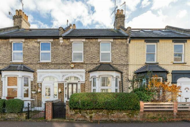 4 bed End Terraced House for rent in London. From Kings Group - Walthamstow