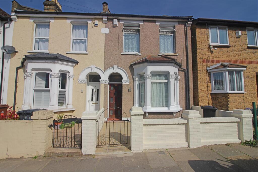 4 bed Detached for rent in Walthamstow. From Kings Group - Walthamstow