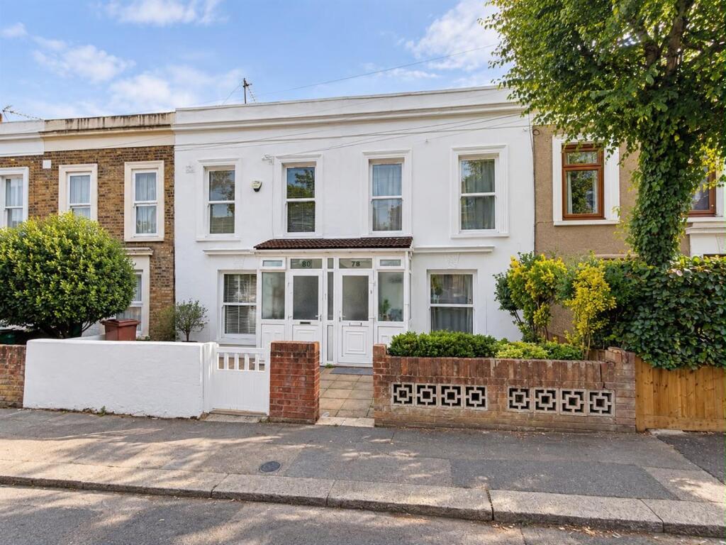3 bed Detached for rent in London. From Kings Group - Walthamstow