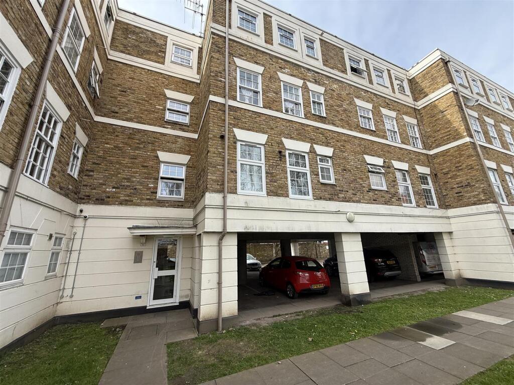 1 bed 1st Floor Flat for rent in London. From Kings Group - Tottenham