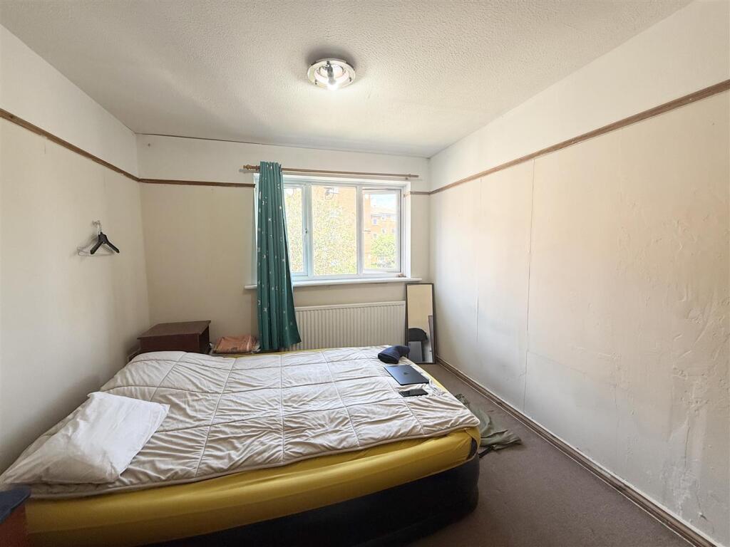 3 bed Mid Terraced House for rent in Barking. From Kings Group - Tottenham 3 bed Mid Terraced House for rent in Barking. From Kings Group - Tottenham