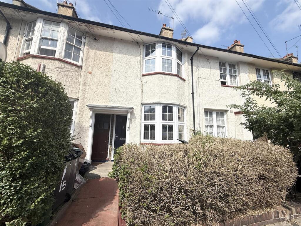 2 bed Mid Terraced House for rent in Tottenham. From Kings Group - Tottenham