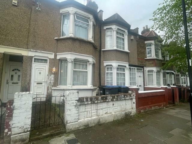 2 bed Flat for rent in London. From Kings Group - Edmonton