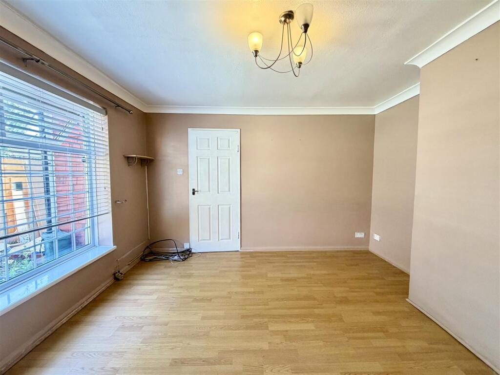 3 bed Mid Terraced House for rent in Harlow. From Kings Group - Hertford