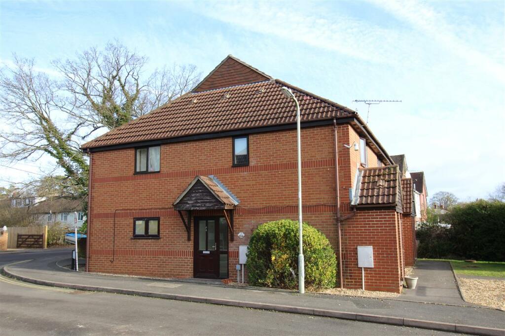 1 bed Apartment for rent in Bordon. From Kingswood Property and Financial Services