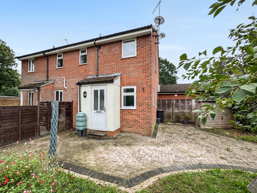 1 bed Semi Detached for rent in Whitehill. From Kingswood Property & Financial Services - Bordon 1 bed Semi Detached for rent in Whitehill. From Kingswood Property & Financial Services - Bordon