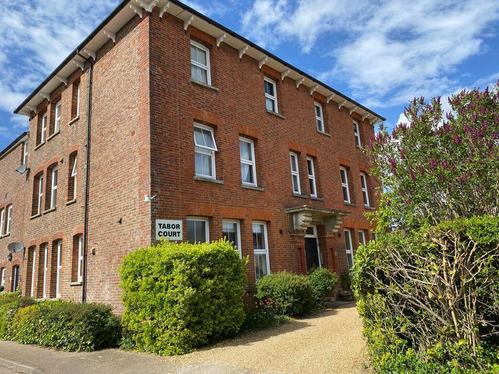 2 bed 1st Floor Flat for rent in Tonbridge. From Lambert & Foster Ltd - Paddock Wood