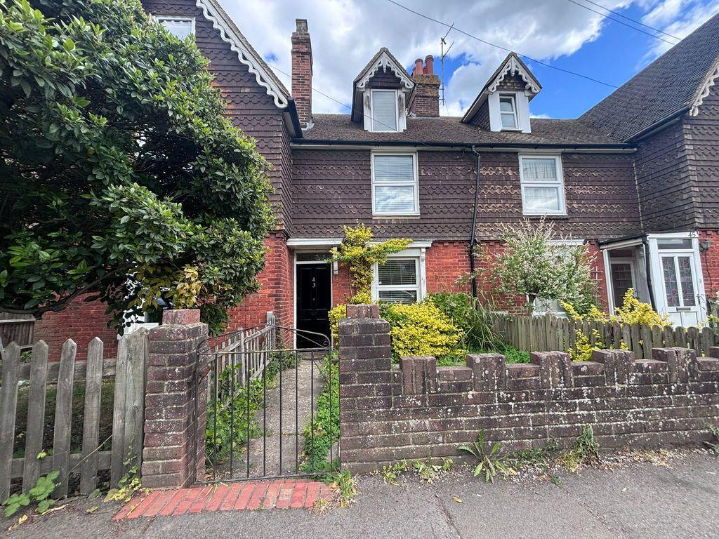 3 bed Mid Terraced House for rent in Paddock Wood. From Lambert & Foster Ltd - Paddock Wood