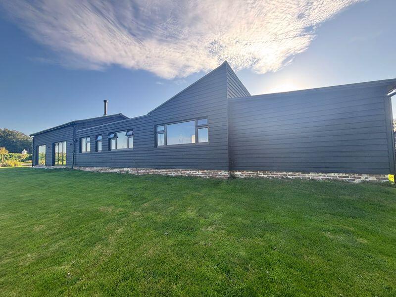 4 bed Bungalow for rent in Pembury. From Lambert & Foster Ltd - Paddock Wood 4 bed Bungalow for rent in Pembury. From Lambert & Foster Ltd - Paddock Wood