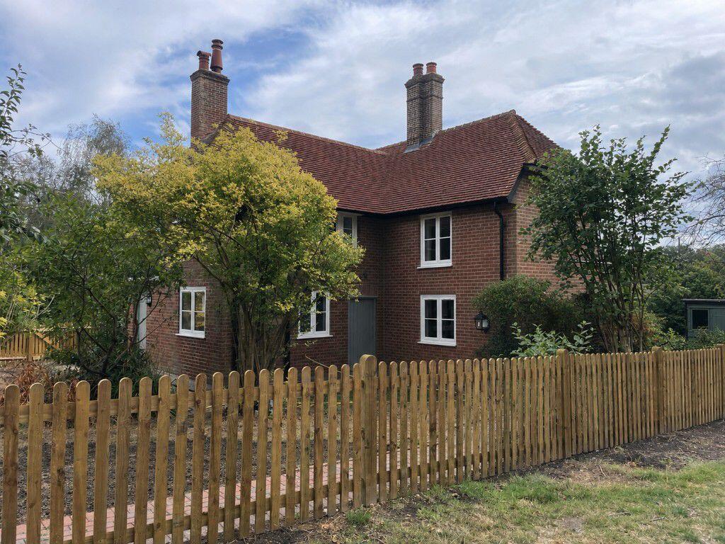3 bed Detached for rent in Crockhurst Street. From Lambert & Foster Ltd - Paddock Wood