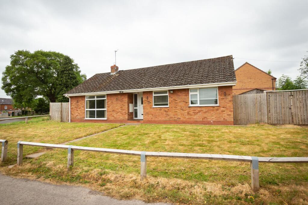 3 bed Bungalow for rent in Studley. From Lamberts Sales and Lettings - Studley