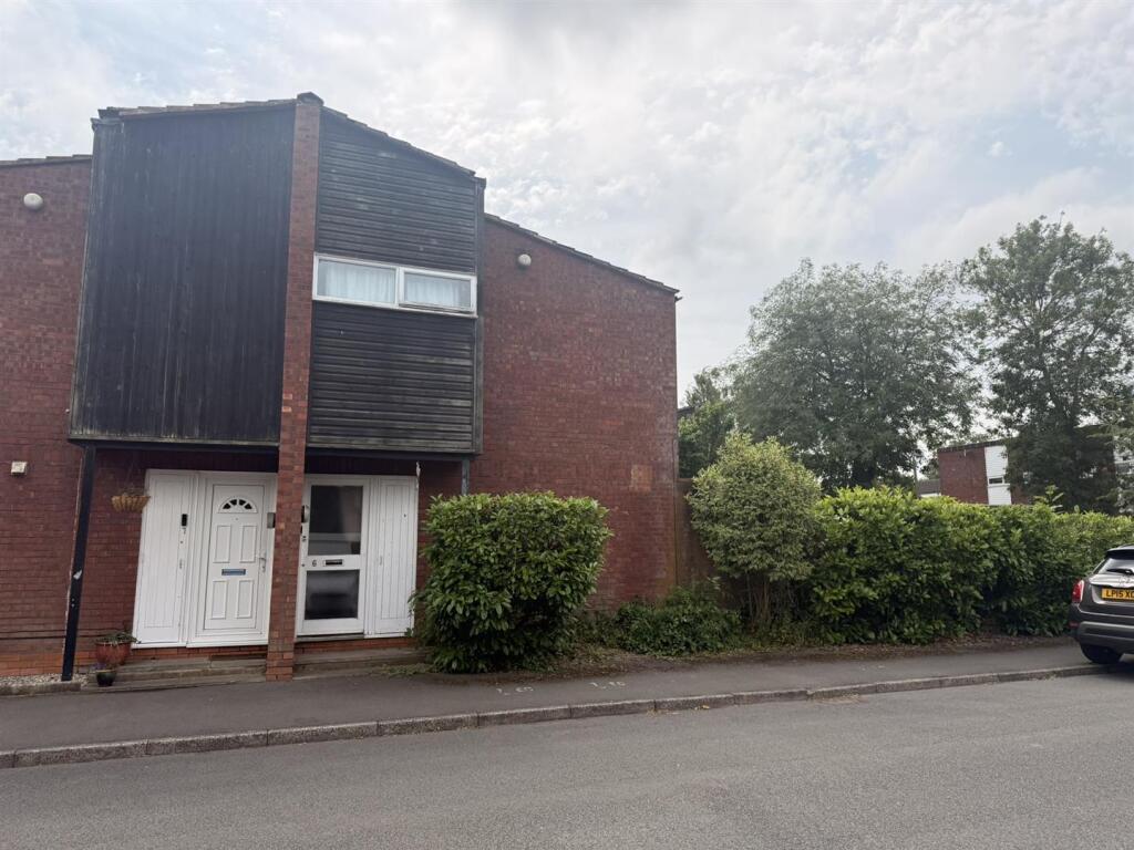 3 bed Not Specified for rent in Holt End. From Lamberts Sales and Lettings - Studley