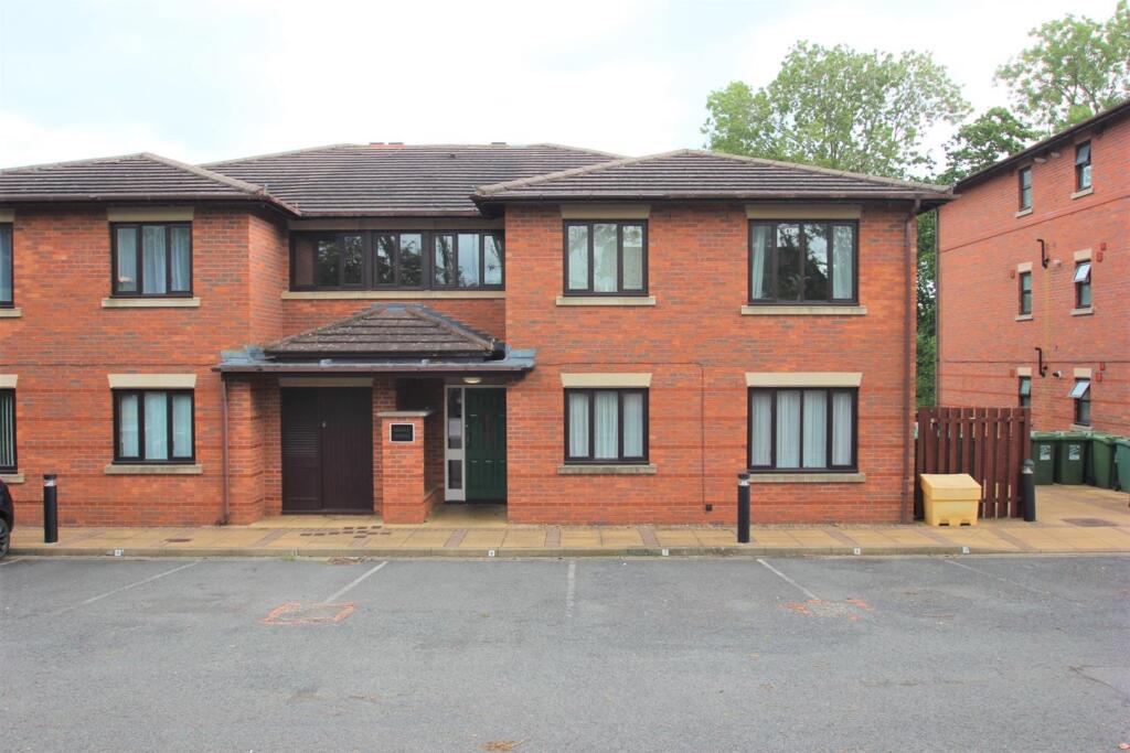 2 bed Apartment for rent in Redditch. From Lamberts Sales and Lettings - Studley