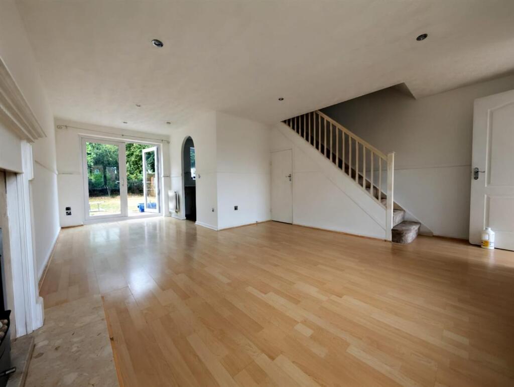 3 bed Detached for rent in Nuneaton. From Pointons - Nuneaton 3 bed Detached for rent in Nuneaton. From Pointons - Nuneaton