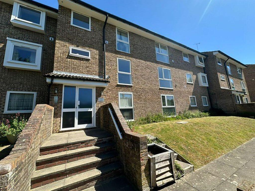 1 bed 1st Floor Flat for rent in Purley. From Pollard Machin - Sanderstead