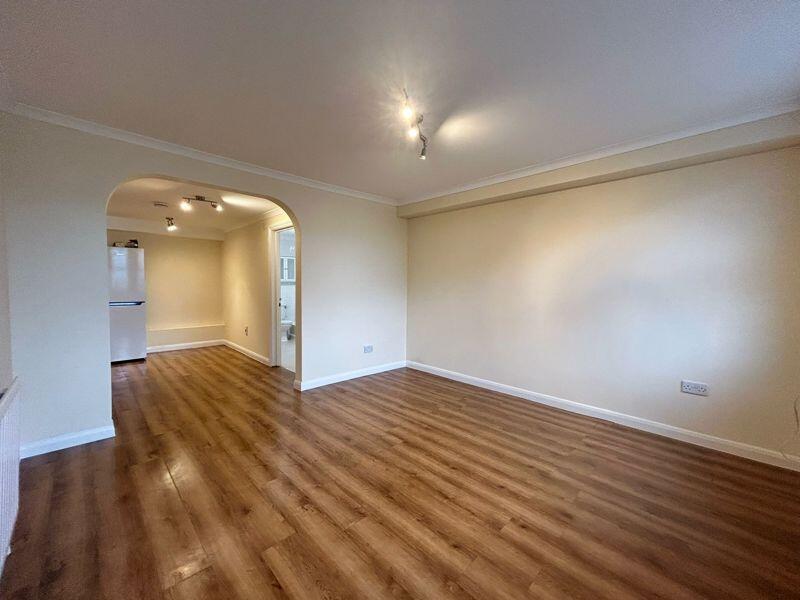 4 bed 1st Floor Flat for rent in Penge. From Pollard Machin - Sanderstead
