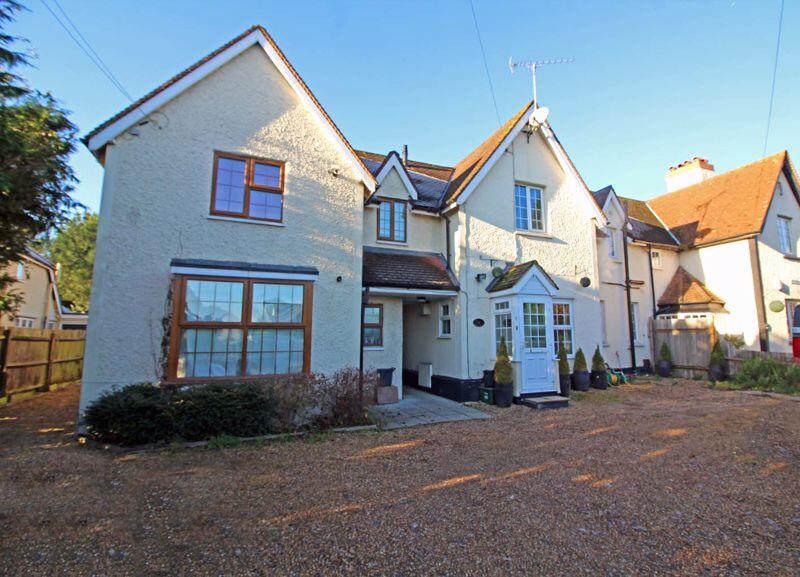 1 bed 1st Floor Flat for rent in Whyteleafe. From Pollard Machin - Sanderstead