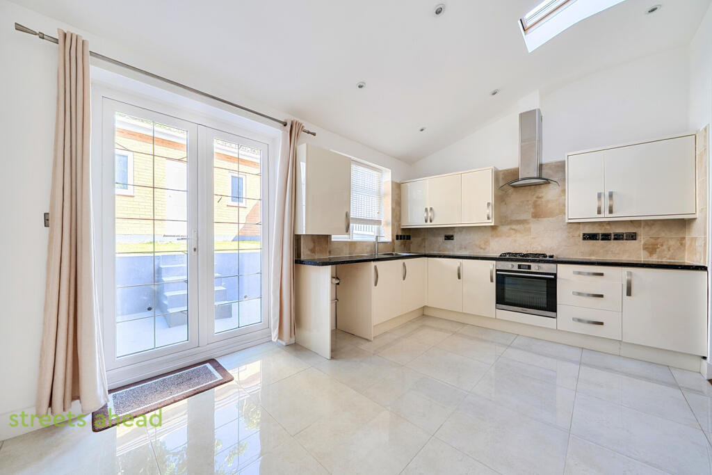 5 bed Mid Terraced House for rent in Penge. From Streets Ahead - Crystal Palace