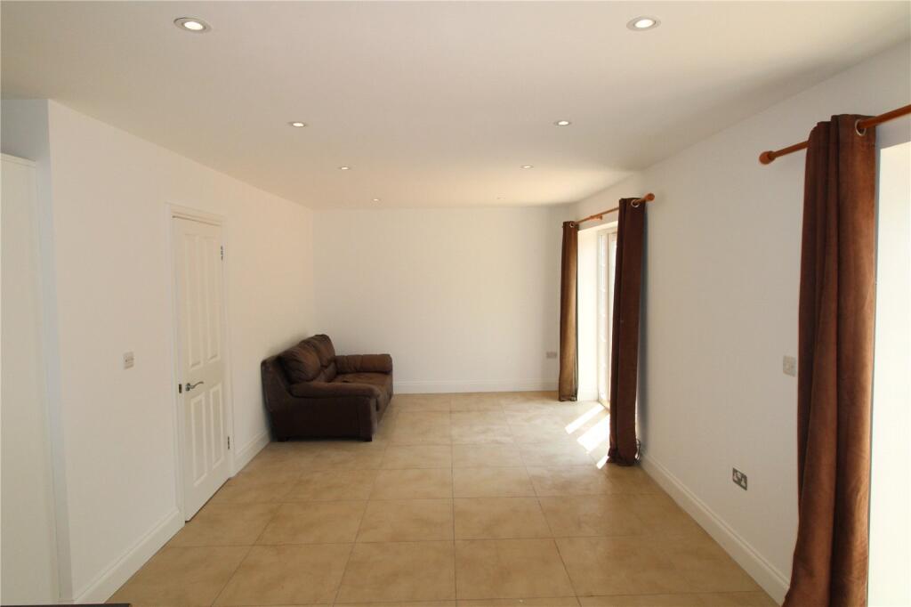 4 bed Detached for rent in Streatham. From Streets Ahead - Crystal Palace 4 bed Detached for rent in Streatham. From Streets Ahead - Crystal Palace