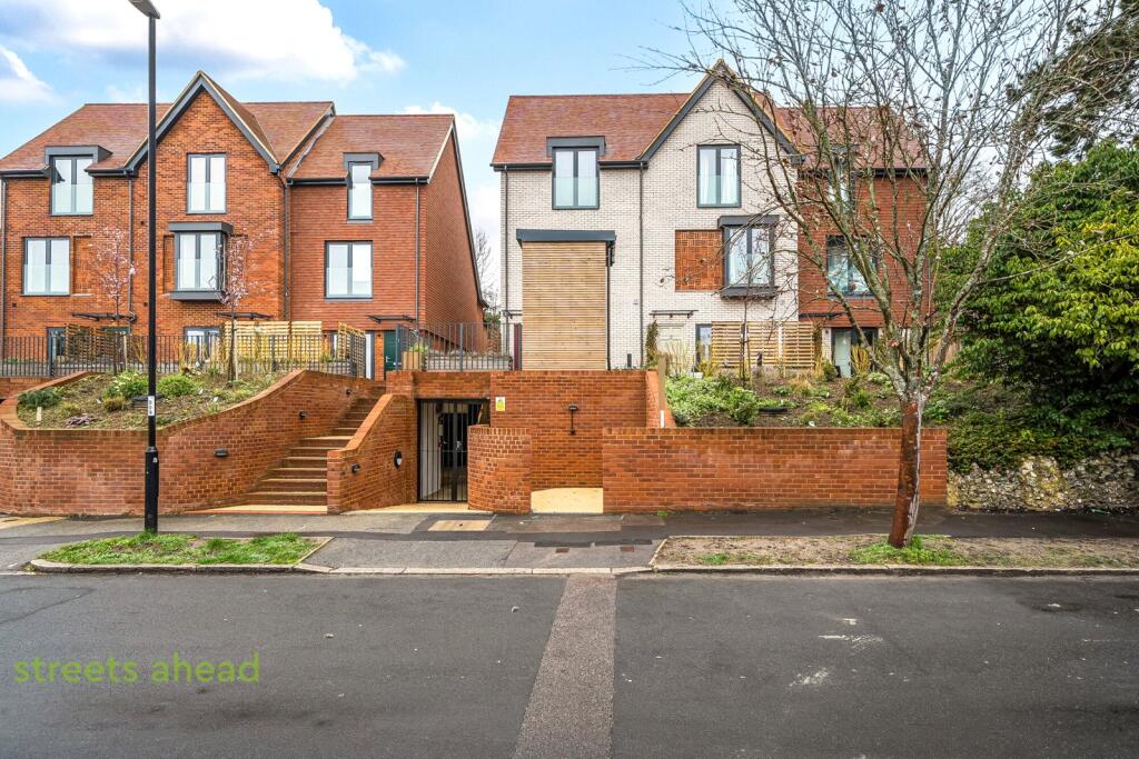 3 bed End of Terrace for rent in Coulsdon. From Streets Ahead - Purley
