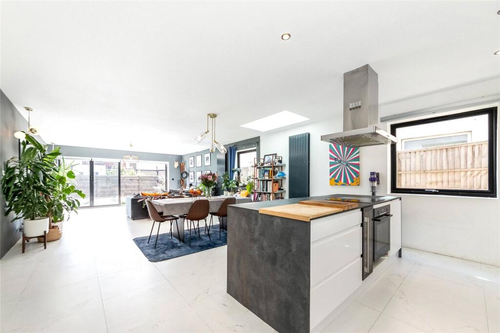 3 bed Detached for rent in Purley. From Streets Ahead - Purley 3 bed Detached for rent in Purley. From Streets Ahead - Purley