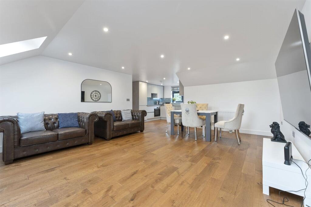 3 bed Apartment for rent in Purley. From Streets Ahead - Purley