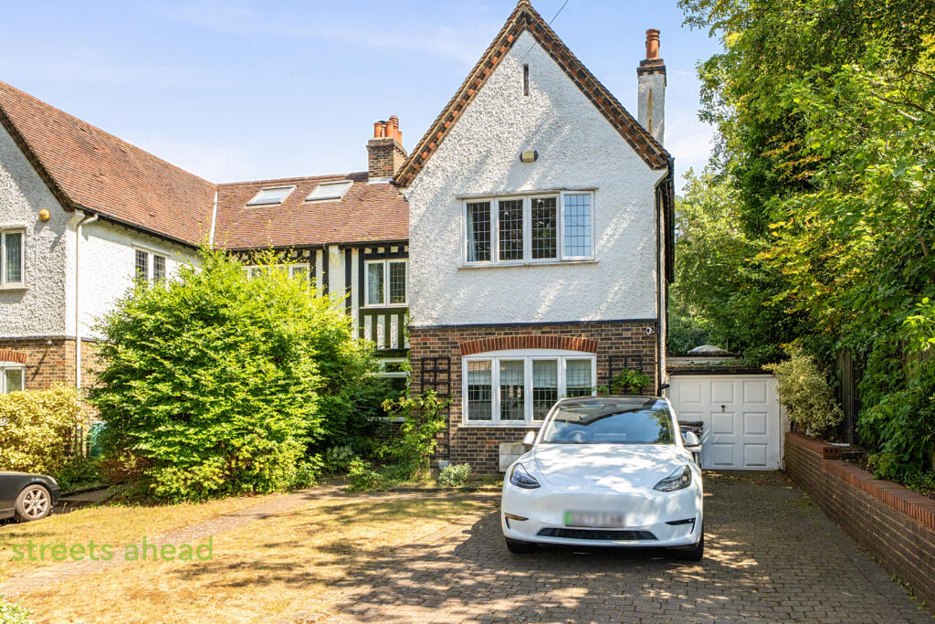 6 bed Detached for rent in Purley. From Streets Ahead - Purley
