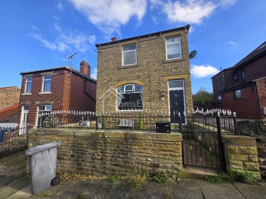 3 bed Detached for rent in Batley. From Adams Estates - Dewsbury 3 bed Detached for rent in Batley. From Adams Estates - Dewsbury