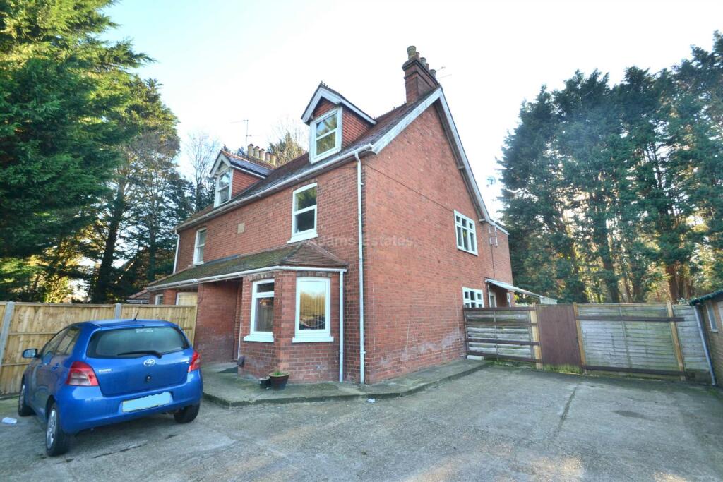 5 bed Semi Detached for rent in Wokingham. From Adams Estates - Reading