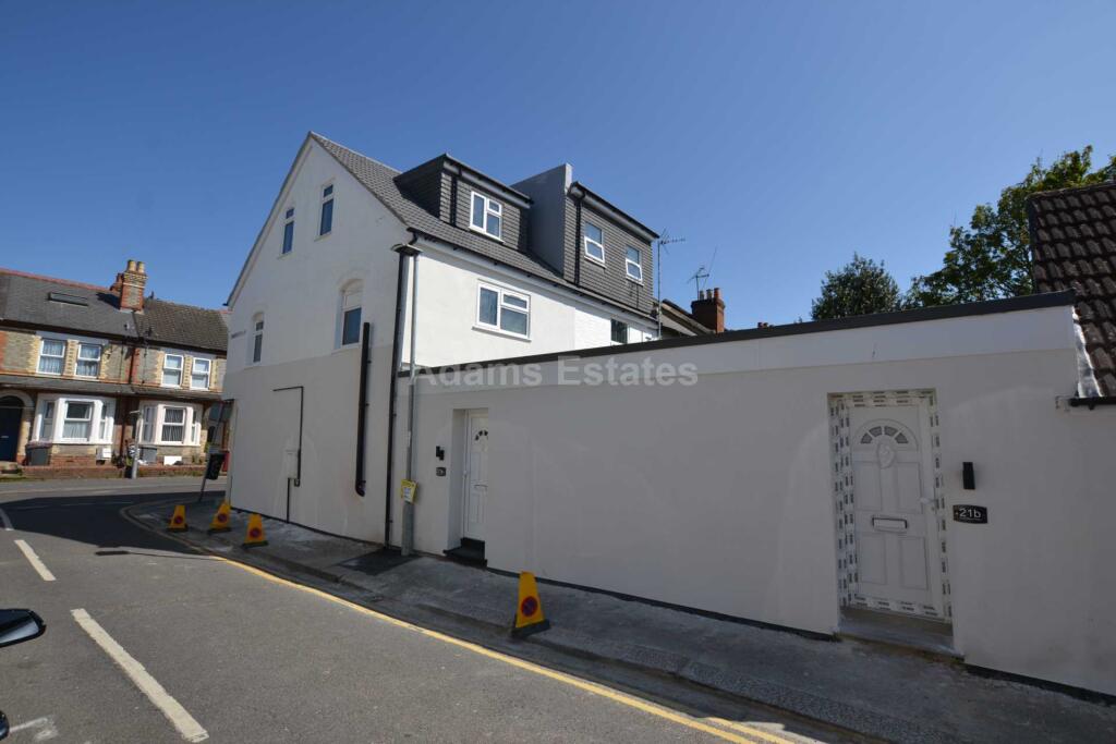 3 bed 1st Floor Flat for rent in Reading. From Adams Estates - Reading