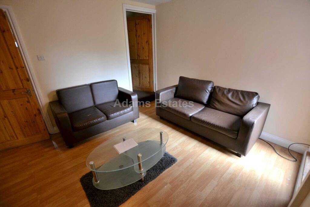 4 bed Mid Terraced House for rent in Reading. From Adams Estates - Reading