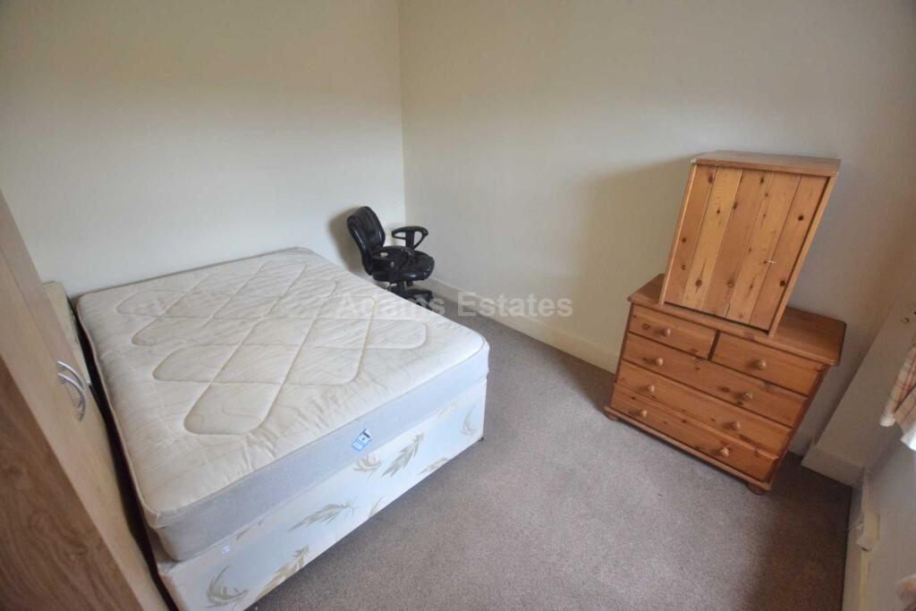 4 bed Mid Terraced House for rent in Reading. From Adams Estates - Reading 4 bed Mid Terraced House for rent in Reading. From Adams Estates - Reading