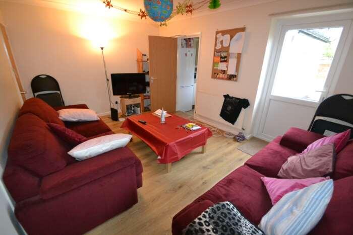 5 bed End of Terrace for rent in Reading. From Adams Estates - Reading