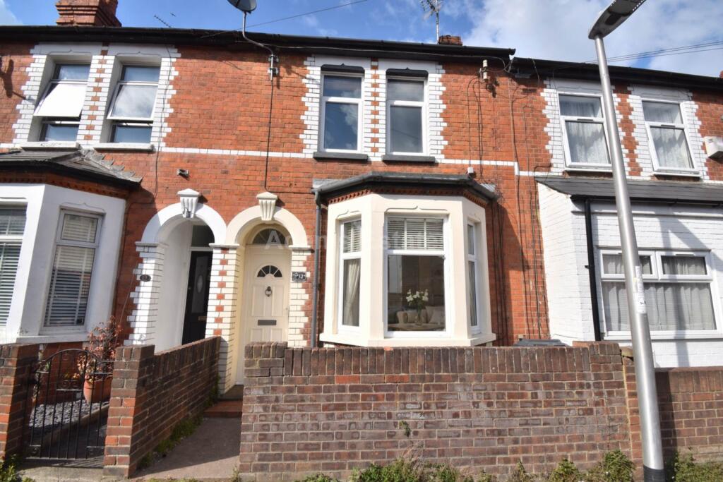 4 bed Mid Terraced House for rent in Burghfield. From Adams Estates - Reading