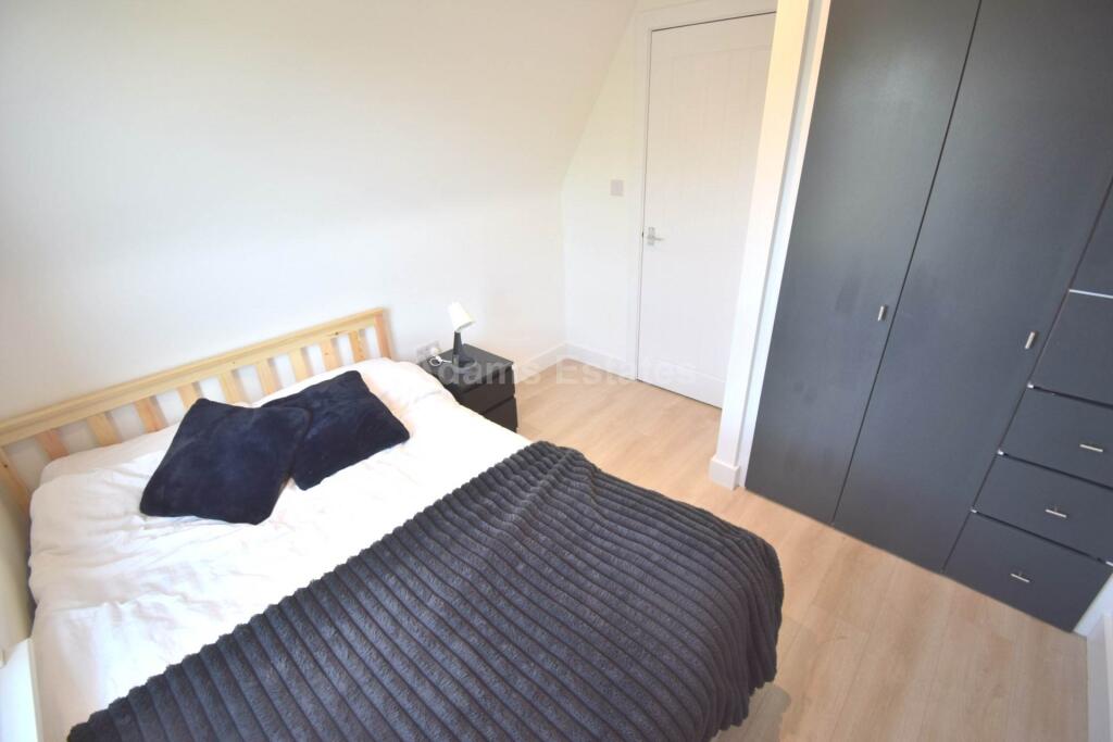 4 bed Studio for rent in Reading. From Adams Estates - Reading 4 bed Studio for rent in Reading. From Adams Estates - Reading