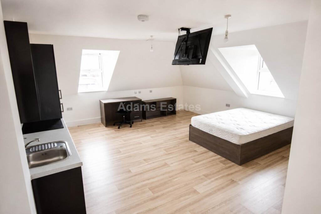 4 bed Studio for rent in Arborfield. From Adams Estates - Reading