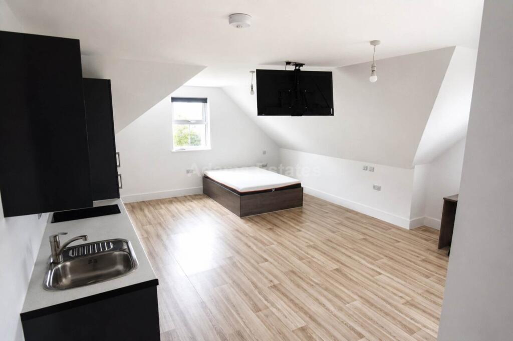 4 bed Studio for rent in Arborfield. From Adams Estates - Reading