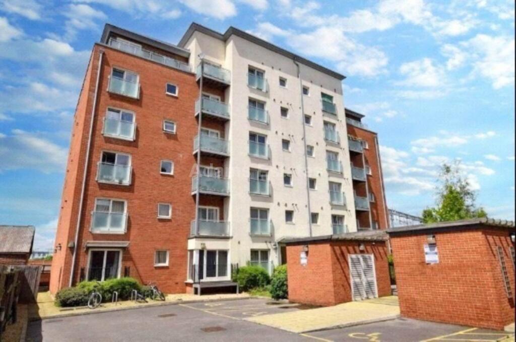 2 bed 1st Floor Flat for rent in Reading. From Adams Estates - Reading 2 bed 1st Floor Flat for rent in Reading. From Adams Estates - Reading