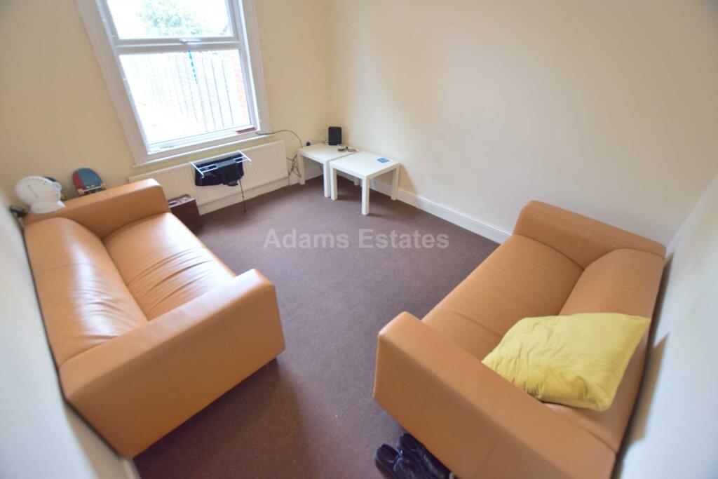 3 bed Mid Terraced House for rent in Woodley. From Adams Estates - Reading