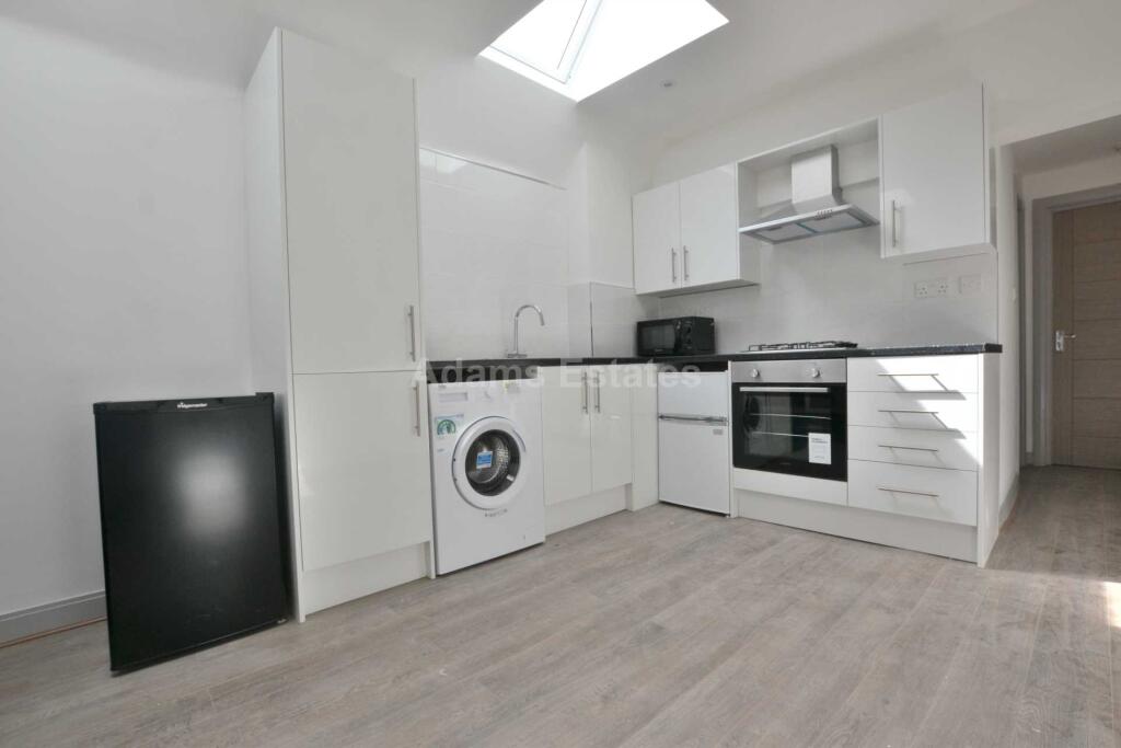 1 bed 1st Floor Flat for rent in Reading. From Adams Estates - Reading