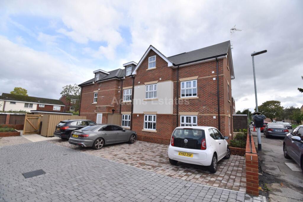 4 bed Studio for rent in Arborfield. From Adams Estates - Reading 4 bed Studio for rent in Arborfield. From Adams Estates - Reading