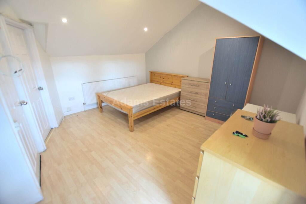 4 bed Studio for rent in Reading. From Adams Estates - Reading 4 bed Studio for rent in Reading. From Adams Estates - Reading