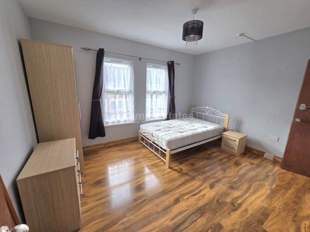 4 bed Studio for rent in Reading. From Adams Estates - Reading 4 bed Studio for rent in Reading. From Adams Estates - Reading