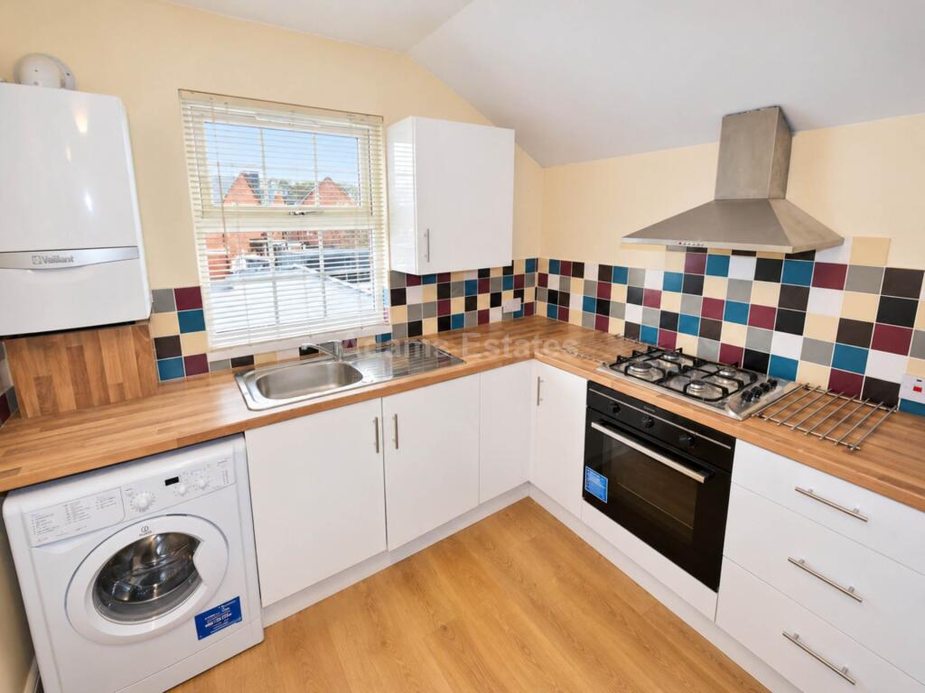 2 bed 1st Floor Flat for rent in Reading. From Adams Estates - Reading