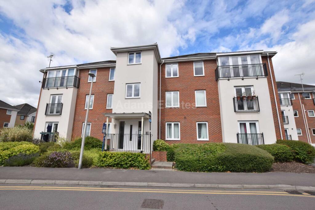 2 bed Apartment for rent in Woodley. From Adams Estates - Reading